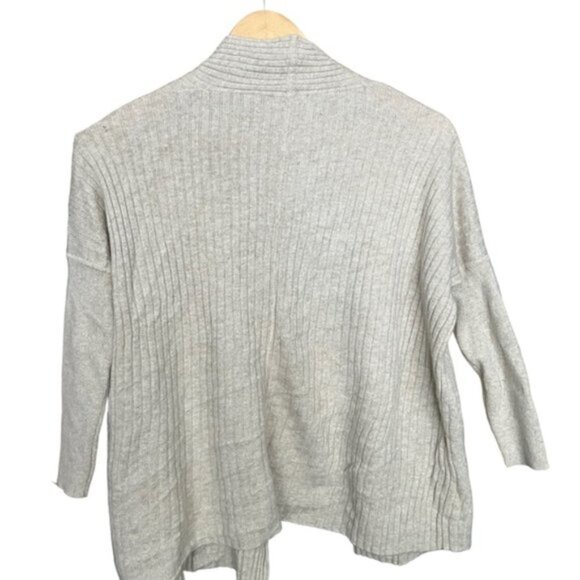 Club Monaco 100% Cashmere Cardigan‎ - Picture 2 of 4